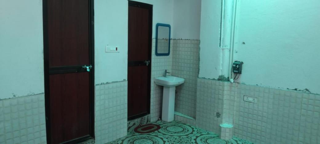 ホテル Mangal Dham, デーオーガル 部屋 写真